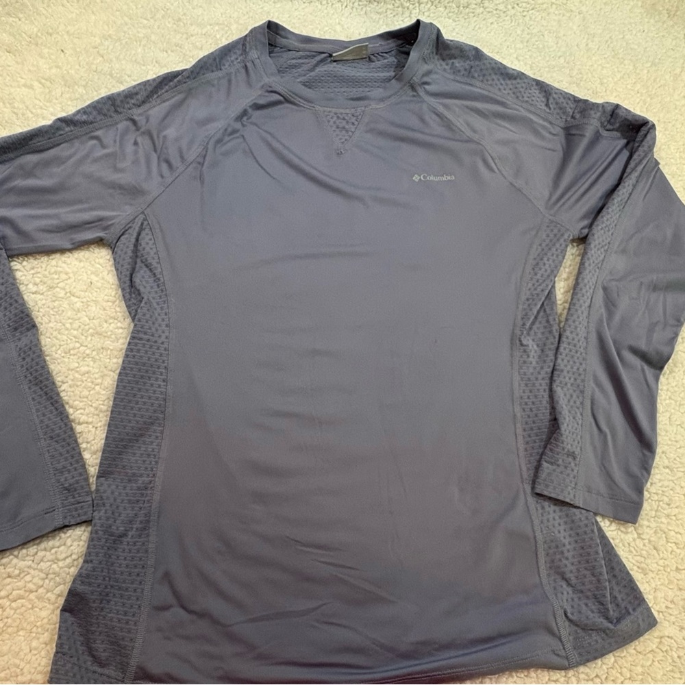 Columbia Light Gray Performance Shirt | SIZE MEDIUM